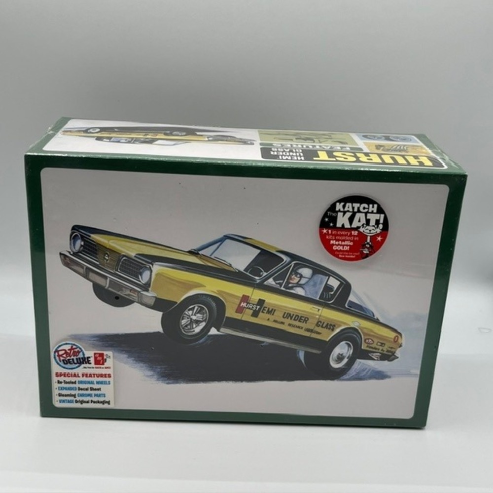 AMT Hurst Hemi Under Glass Barracuda Wheelstander 1/25 Model Kit AMT1153/12